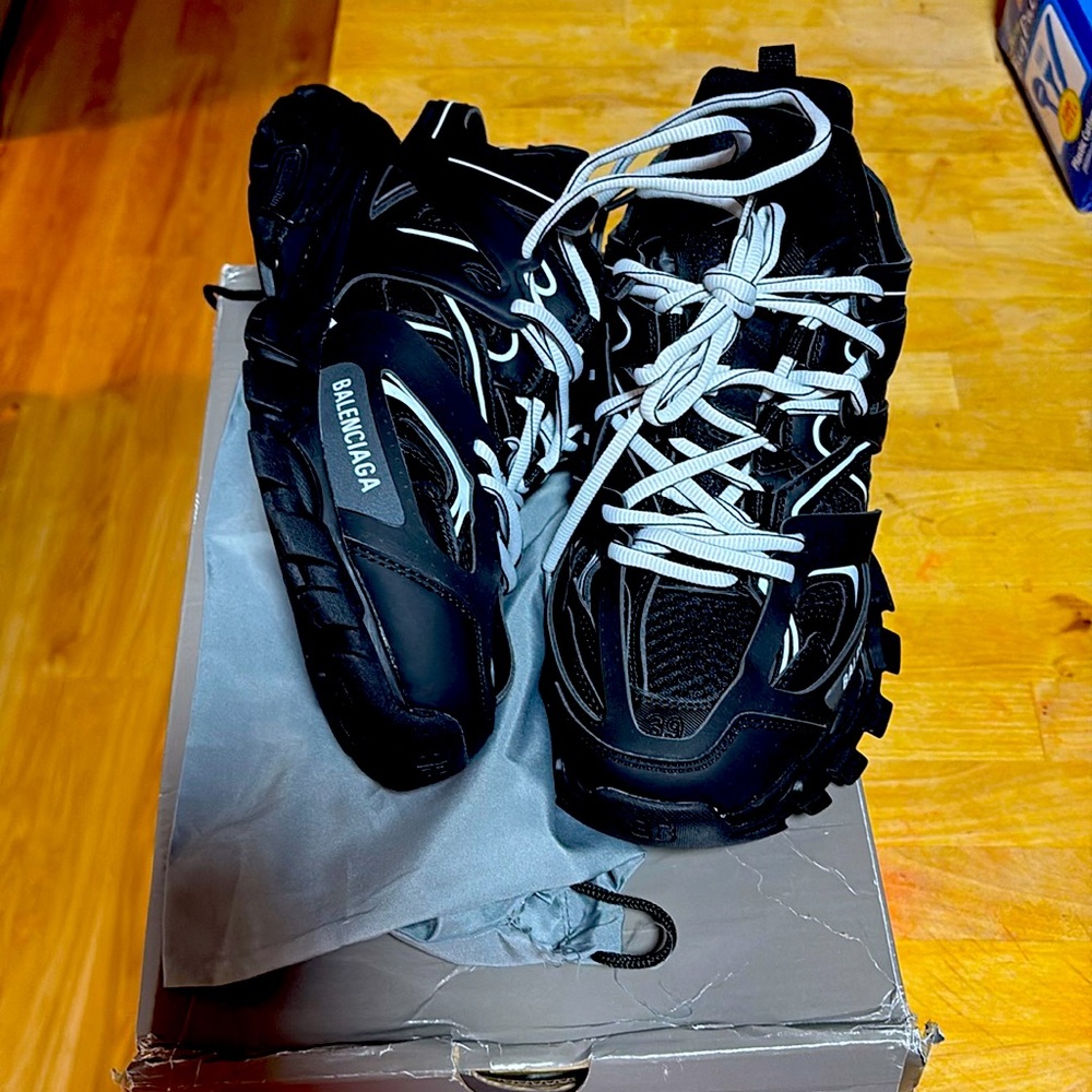 Balenciaga Track size 9